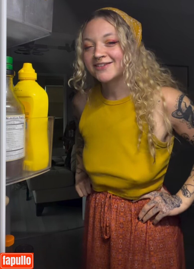 3eggsinatrenchcoat