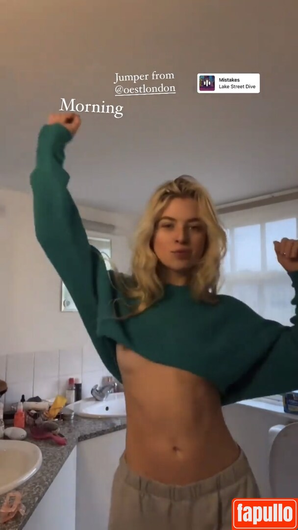 Anais Gallagher