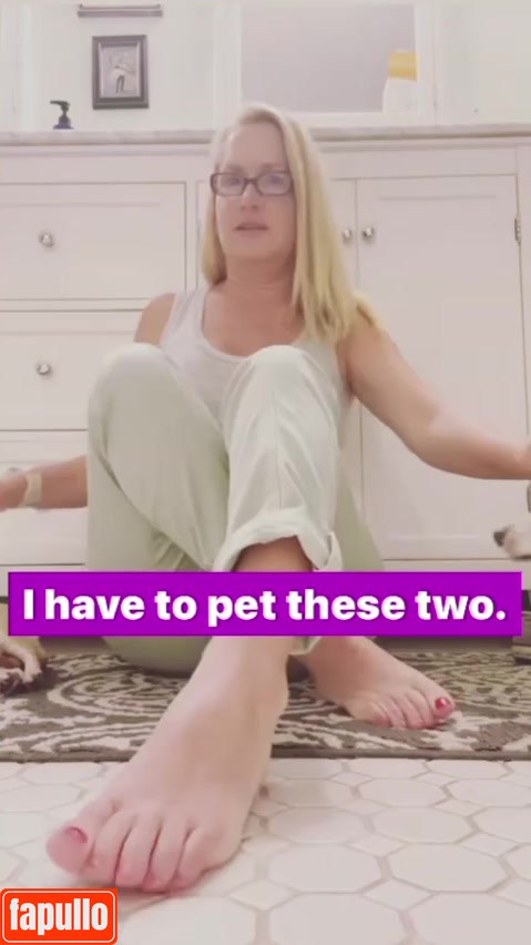 Angela Kinsey