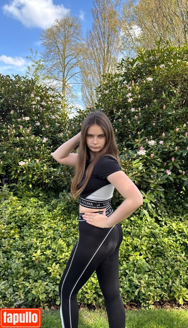 Angelina_Dehlow