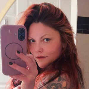 Corinne Leigh