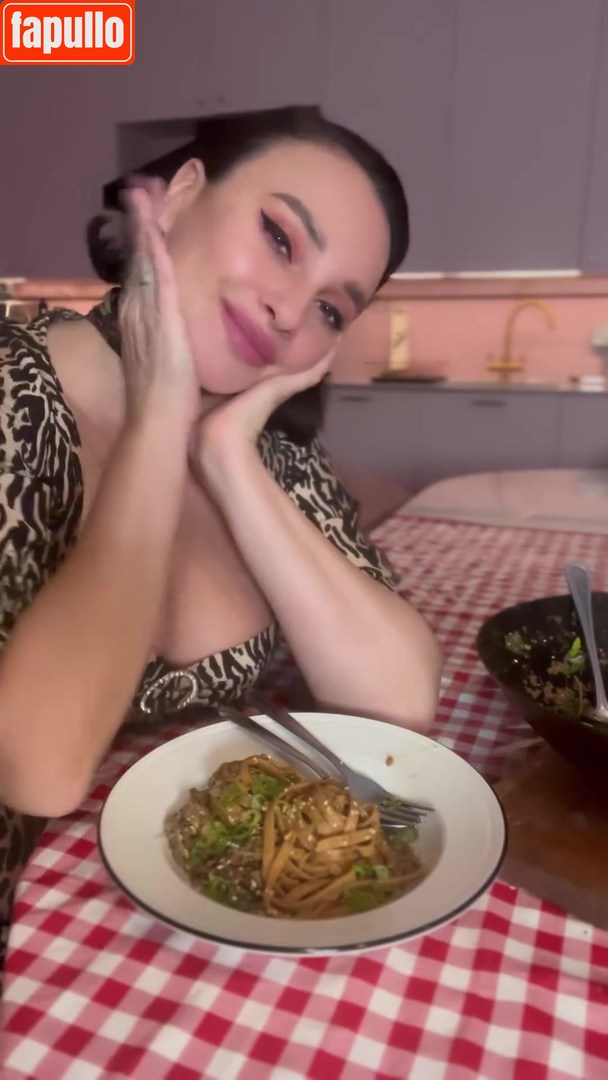 Gizzi Erskine