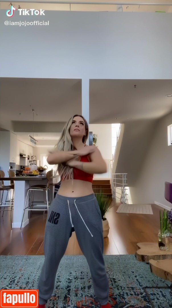 Joanna Jojo Levesque