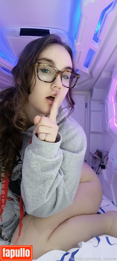mia_boone