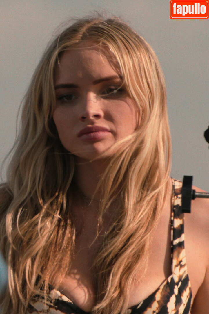 Natalie Alyn Lind