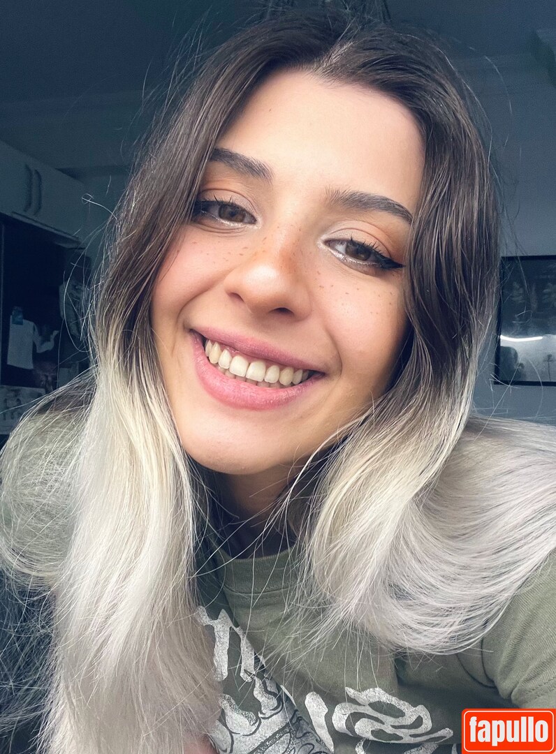 İrem Sakmar