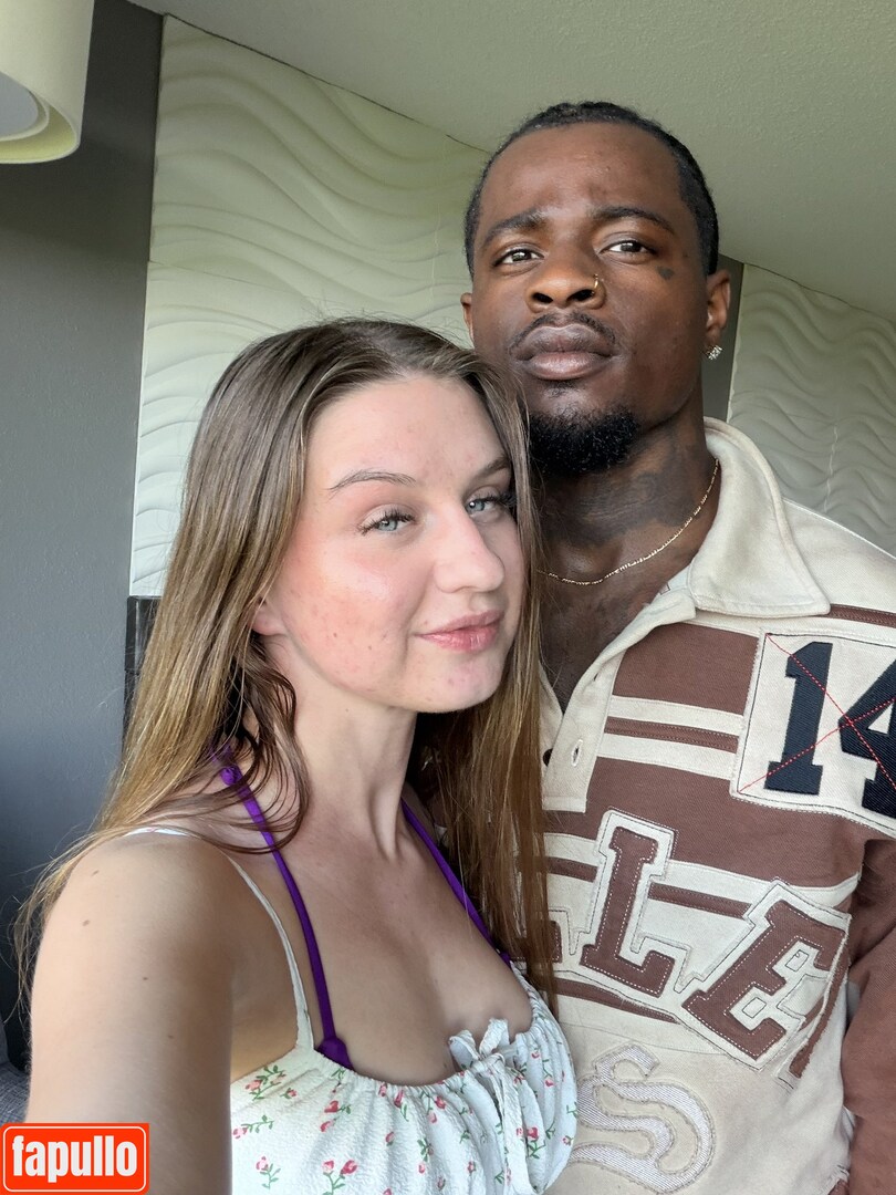 TheYoungHotwife