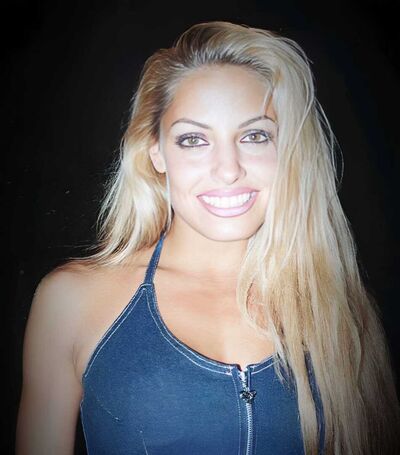 Trish Stratus / trishstratuscom Nude - Fapullo